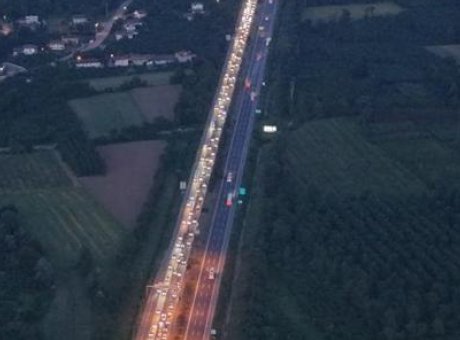 Yola &Ccedil;ıkmadan D&uuml;ş&uuml;n&uuml;n: İstanbul’a D&ouml;n&uuml;ş Yolunda 20 Km/H Hızla İlerlemek M&uuml;mk&uuml;n M&uuml;?