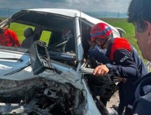 7 Yaralı, 1 S&uuml;r&uuml;c&uuml; Kurtarıldı: Ardahan-Artvin Yolu’nda Şok Eden Kaza