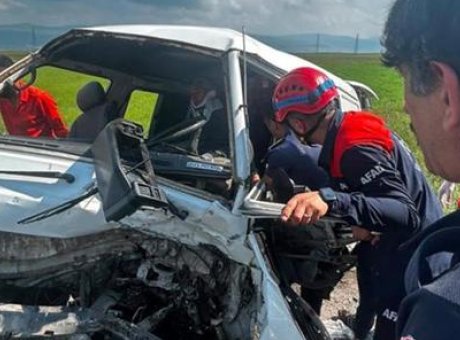 7 Yaralı, 1 S&uuml;r&uuml;c&uuml; Kurtarıldı: Ardahan-Artvin Yolu’nda Şok Eden Kaza