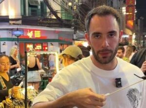 Atina ve Tayland'ın Gizli Y&uuml;zleri: Mert &Ouml;zt&uuml;rk'ten Şaşırtan Keşifler