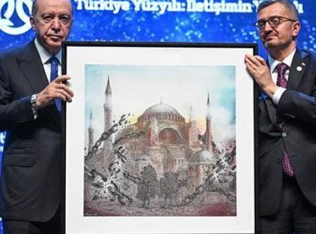 Ayasofya’nın Yeniden İbadete A&ccedil;ılışı İ&ccedil;in Anlamlı Hediye: Erdoğan&rsquo;a Tablo