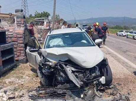 Balıkesir’de Feci Kaza: Hastane &Ccedil;alışanı Hayatını Kaybetti, İki Yaralı