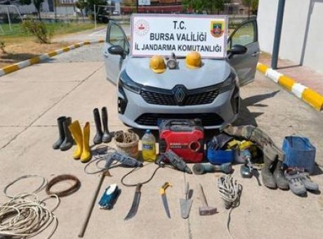 Bursa’da Tarih Fırsat&ccedil;ılarına Darbe: 35 Metrelik Ka&ccedil;ak T&uuml;nel Ortaya &Ccedil;ıktı!