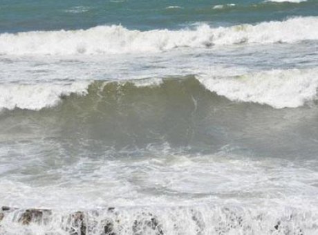 Deniz Tutkunları Dikkat! Beykoz ve Sarıyer’de Y&uuml;zme Yasağı Uygulaması Başladı