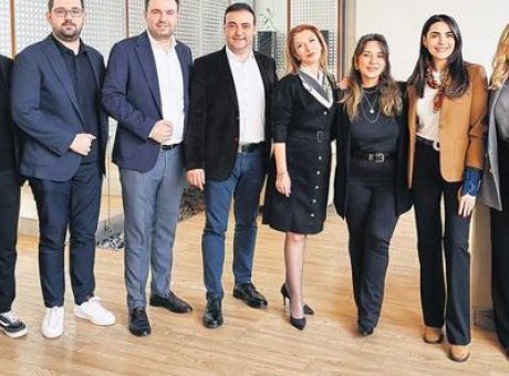 Dijital D&ouml;n&uuml;ş&uuml;mde &Ouml;nc&uuml;: Demir&ouml;ren Medya&rsquo;nın İnsan Kaynakları Modeli