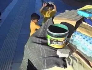 Duygusal Anlar Yakaladı: &Ccedil;ocukların İyi Ahlak Dersi Sosyal Medyayı Salladı