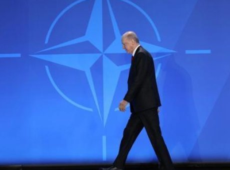 Erdoğan’dan NATO Zirvesi’nde Kritik Diplomasi: Hangi Liderlerle G&ouml;r&uuml;şt&uuml;?