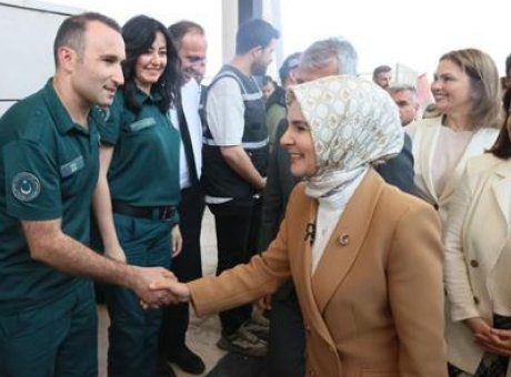 Gurbet&ccedil;ilerle Duygu Dolu Buluşma: Bakan G&ouml;ktaş’tan Sıcak Karşılama