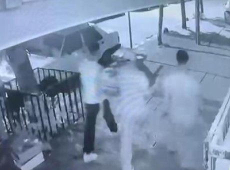 Hamile Eşine Tatlı Almak İsterken Hayatını Kaybetme Tehlikesi Ge&ccedil;iren Adamın Dramı