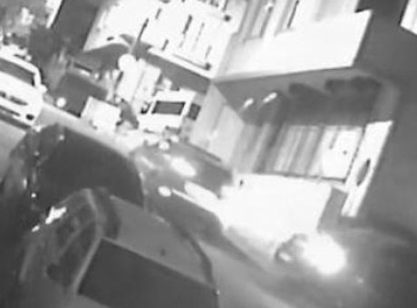 İstanbul’da Dehşet Anları: Seyir Halindeki Ara&ccedil;tan Rastgele A&ccedil;ılan Ateş Panik Yarattı