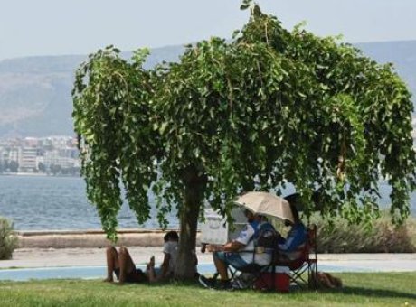 İzmir’de Bu Yaz Sıcaklıkları Şaşırtacak: Uzmanlar Keyifli Bir Mevsim Bekliyor