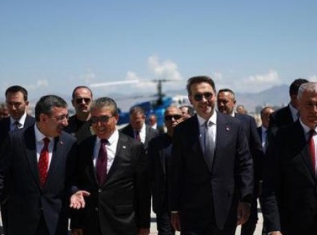 KKTC'nin Enerji Geleceği İ&ccedil;in Kritik Temaslar: Bakan Bayraktar'dan &Ouml;nemli A&ccedil;ıklamalar