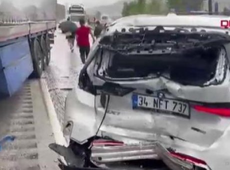 Kastamonu’da Feci Kaza: 1 &Ouml;l&uuml;, 6 Yaralı, Ara&ccedil;lar Hurdaya D&ouml;nd&uuml;