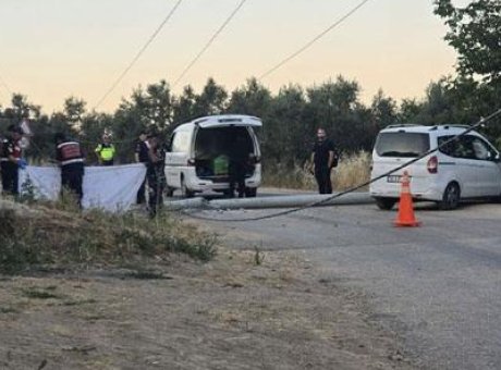 Kaza Sonrası Korkun&ccedil; Olay: Gen&ccedil; Adam Elektrik Akımına Kapılarak Hayatını Kaybetti