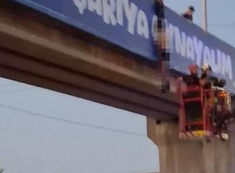 Kocaeli’de Şok Edici Olay: &Uuml;st Ge&ccedil;itte Yarı &Ccedil;ıplak Bir Adam Asılı Bulundu