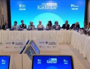 NATO Zirvesi’nde Kadın G&uuml;c&uuml;: “Barış İ&ccedil;in &Uuml;&ccedil; Temel Değişim Şart!”