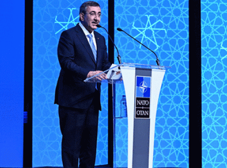 NATO Zirvesi’nden Kritik &Ccedil;ıkış: Yılmaz, M&uuml;ttefiklerin Yaptırımlarını Kaldırma &Ccedil;ağrısı Yaptı