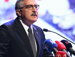 &Ouml;zg&uuml;r &Ouml;zel’in Yabancı Medya &Ccedil;ıkışı Siyasette B&uuml;y&uuml;yen Tartışmalara Neden Oldu!
