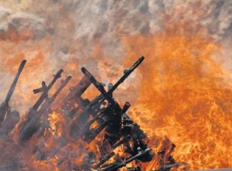 PKK’dan Tarihi T&ouml;rende Şok Karar: Silahlar Yakıldı!