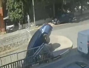 Pendik&rsquo;te Şok Edici Kaza: Otomobil Dereye U&ccedil;tu, S&uuml;r&uuml;c&uuml; Yaralı