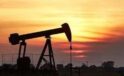 Petrol Fiyatlarında Sarsıcı D&uuml;ş&uuml;ş: Nedenleri ve Geleceği