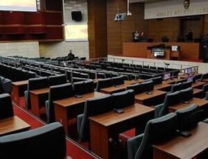 Şef Aş&ccedil;ının &Ccedil;alışanlara K&uuml;f&uuml;rleri Yargıtay&rsquo;a Taşındı: Tazminat Yok!