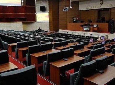 Şef Aş&ccedil;ının &Ccedil;alışanlara K&uuml;f&uuml;rleri Yargıtay&rsquo;a Taşındı: Tazminat Yok!
