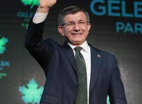 Siyasi Arenada Şok Gelişme: Ahmet Davutoğlu Gelecek Partisi’ni Kapatma Kararı Aldı