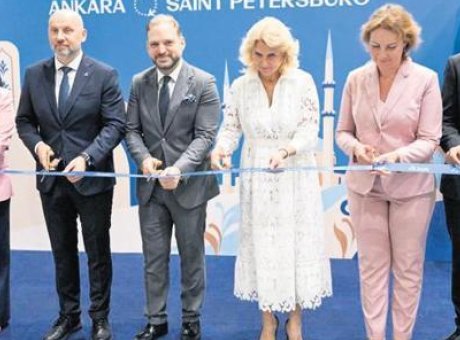 St. Petersburg&rsquo;a T&uuml;rk Turist Akını: Rekor U&ccedil;uşların Ardındaki Sır Ne?