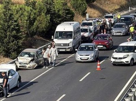 Tekirdağ’da 7 Ara&ccedil; Birbirine Girdi: Trafikte Kilometrelerce Kuyruk Oluştu