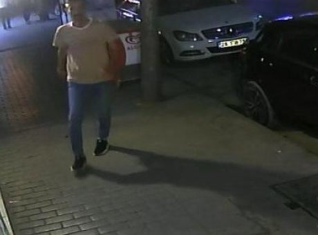 Tekme Sonrası Ka&ccedil;amadı: Esnafın Takibi Şaşırttı!