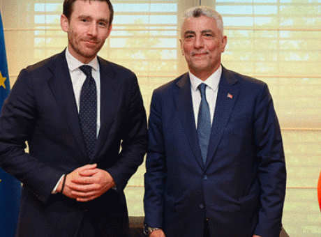 T&uuml;rkiye-AB Ticaretinde Tarihi D&ouml;n&uuml;ş&uuml;m: Bakan Bolat&rsquo;tan &Ccedil;arpıcı A&ccedil;ıklamalar