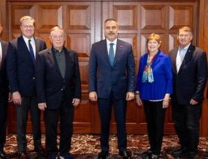 T&uuml;rkiye ve ABD İlişkilerinde Tarihi An: Dışişleri Bakanı Fidan, Senat&ouml;rlerle Bir Araya Geldi