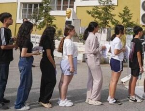 T&uuml;rkiye’nin En Zeki Gen&ccedil;leri: LGS’de Tam Puan Alan &Ouml;ğrencilerin Başarı Hikayeleri