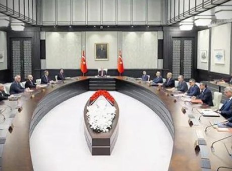 T&uuml;rkiye’nin Stratejik Rol&uuml; Zirveye Taşındı: Bakanlar NATO’da Erdoğan’ı Destekliyor