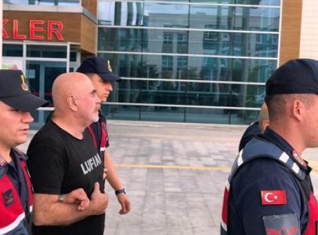 &Uuml;nl&uuml; Y&ouml;netmen Ezel Akay’ın Şok G&ouml;zaltısı: Kenevir Operasyonu Detayları Ortaya &Ccedil;ıktı!