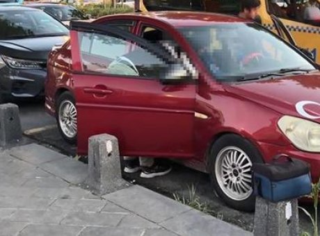 &Uuml;sk&uuml;dar’da Gizemli &Ouml;l&uuml;m: Park Halindeki Ara&ccedil;ta Bulundu