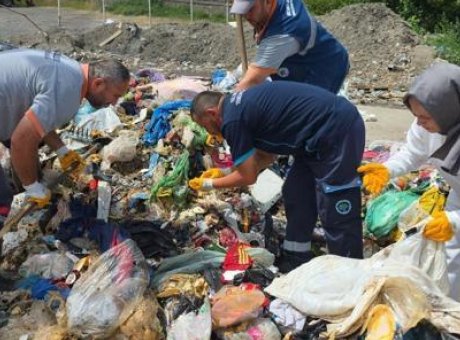 Zonguldak’ta Şaşkınlık Yaratan Olay: Altın Dolu &Ccedil;anta &Ccedil;&ouml;pe Gitti!