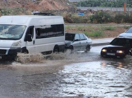 Adana’da Şiddetli Fırtına ve Sağanak: Hayat Ne Olacak?