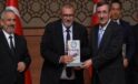 Anadolu Medya &Ouml;d&uuml;lleri: &Ouml;zay Şendir Yılın Genel Yayın Y&ouml;netmeni Se&ccedil;ildi!