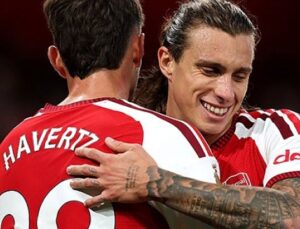 Arsenal, Premier League A&ccedil;ılışında Fırtına Gibi Esti: 3-0’lık Zafere Dikkat!