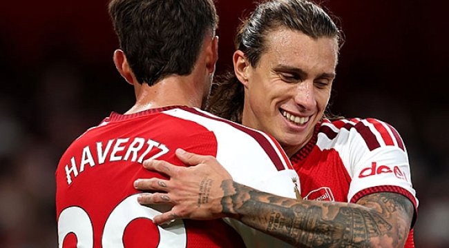 Arsenal, Premier League A&ccedil;ılışında Fırtına Gibi Esti: 3-0’lık Zafere Dikkat!