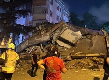 Bah&ccedil;elievler’de Korkutan &Ccedil;&ouml;kme: 4 Katlı Bina Neden Yıkıldı?