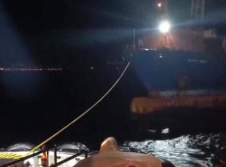 &Ccedil;anakkale Boğazı&rsquo;nda Tehlikeli Anlar: Kuru Y&uuml;k Gemisi Arızalandı!
