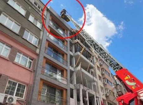 &Ccedil;atıya &Ccedil;ıkan Yabancı Turist Şaşkınlık Yarattı: “Dolaşmaya Geldim”
