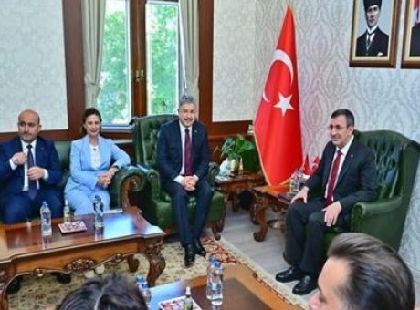 Cumhurbaşkanı Yardımcısı Yılmaz: T&uuml;rkiye’nin Yastık Altı Tasarrufu Merkez Bankası Rezervini Geride Bıraktı!
