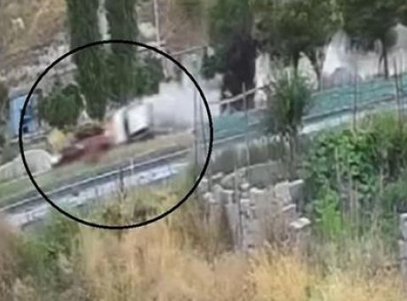 D&uuml;ğ&uuml;n Konvoyunda Şok! Gelin Arabası Takla Attı, &Ccedil;ift Hastaneye Kaldırıldı