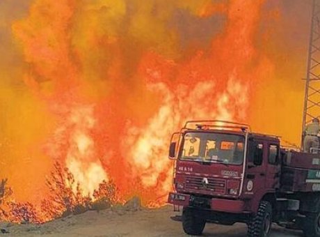 Ege ve Akdeniz’i Saran Alevler: T&uuml;rkiye D&ouml;rt Koldan Yangınla M&uuml;cadelede