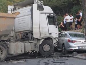 Esenler’de Korkun&ccedil; Kaza: Freni Boşalan Kamyon Park Halindeki 7 Aracı Ezdi!