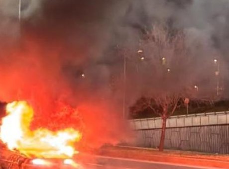 Gece Yarısı Dehşeti: LPG Tankı Patlayan Ara&ccedil; Alev Alev Yandı!